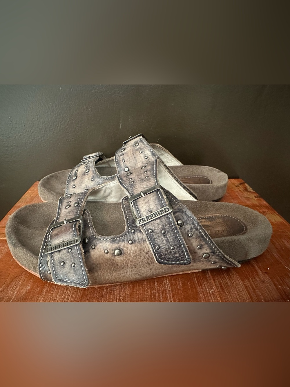 FREEBIRD by Steven Asher Studded Leather Slide Sandals Size 9